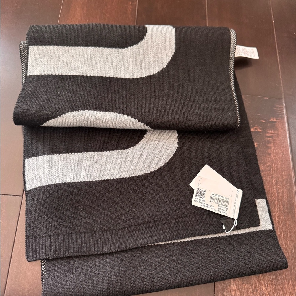 Lululemon Wool Blend Knit Logo Scarf, One Size OS, Black Grey unisex nwt $98